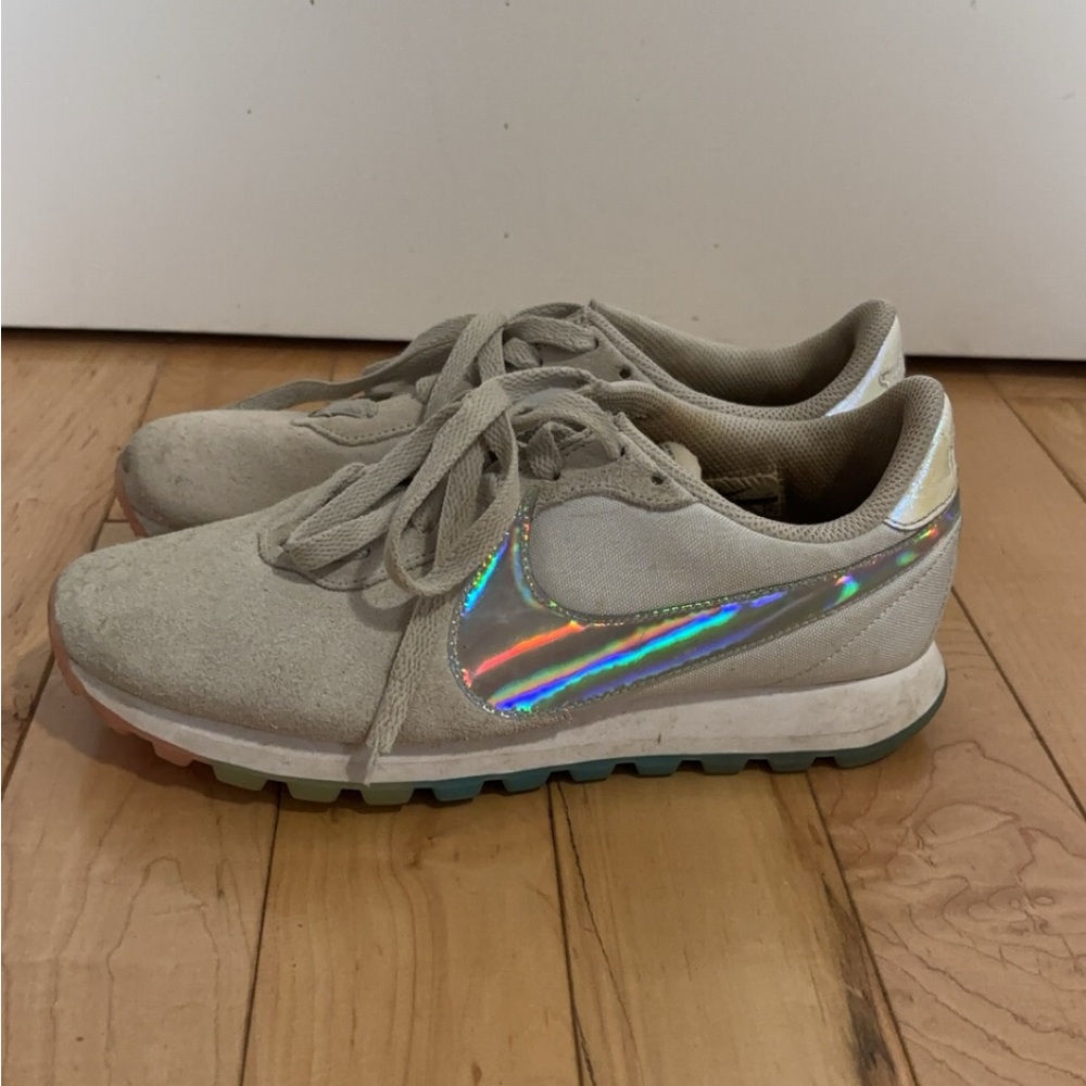 NIKE PRE-LOVE O.X. WOMEN’S TENNIS SHOES